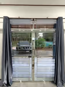 ผลงาน รับติดตั้งราวกั้นกระจก ราวระเบียงกันตก ราวบันไดกระจกเทมเปอร์ - glass-railing-4.jpg